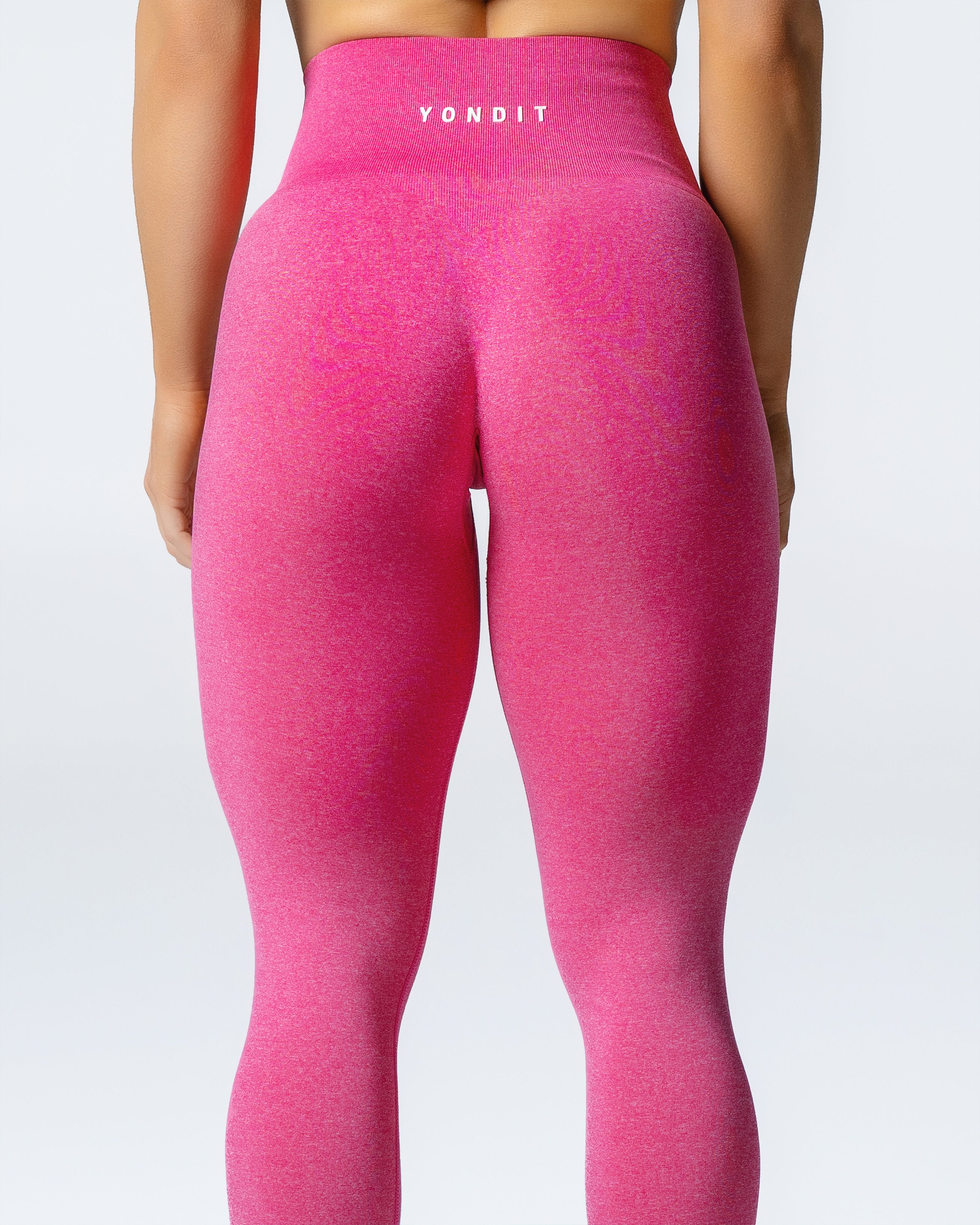 HIIT seamless leggings in pink fade レディース - 靴下・レッグウェア